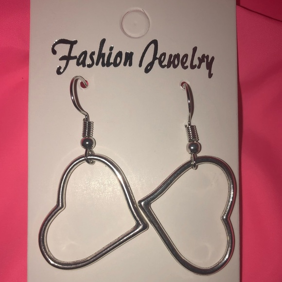 Rotating Heart Earrings 💖 - Picture 2 of 5